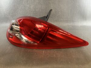 NISSAN TIIDA / TIIDA LATIO C11 NC11 SC11 SNC11 Genuine Taillight STANLEY P7511 R Right Side x1
