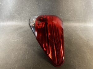 SUBARU LEGACY BR9 Genuine Taillight KOITO 220-20067 Right Side x1
