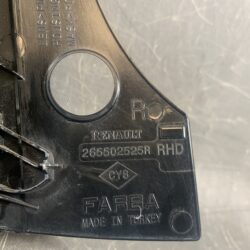 RENAULT TWINGO AHH4B Genuine Taillight 265502525R Right Side x1