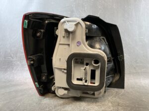 VOLKSWAGEN POLO 6RCBZ Genuine Taillight 60R 945 096 Right Side x1