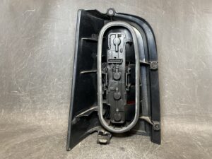 MERCEDES BENZ V CLASS GF-638234 Genuine Taillight YORKA 638 820 13 64 Right Side x1