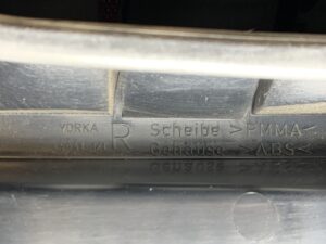 MERCEDES BENZ V CLASS GF-638234 Genuine Taillight YORKA 638 820 13 64 Right Side x1