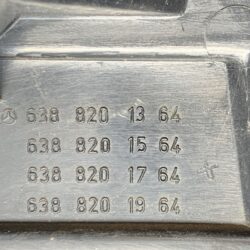 MERCEDES BENZ V CLASS GF-638234 Genuine Taillight YORKA 638 820 13 64 Right Side x1