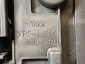 MERCEDES BENZ V CLASS GF-638234 Genuine Taillight YORKA 638 820 13 64 Right Side x1