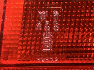 MERCEDES BENZ V CLASS GF-638234 Genuine Taillight YORKA 638 820 13 64 Right Side x1