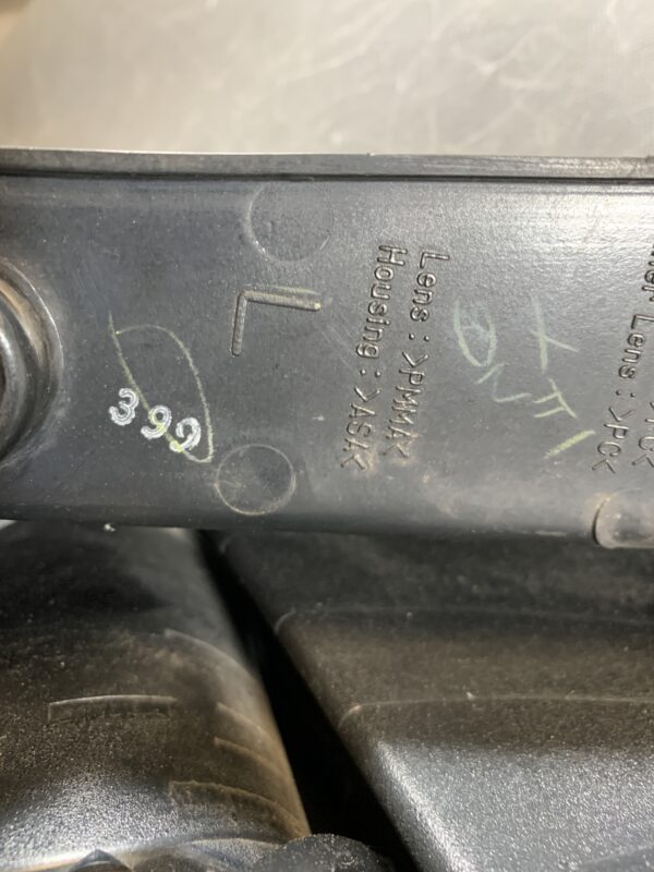 （重複）NISSAN AD VY12 Genuine Taillight KOITO 220-24886 Left Side x1