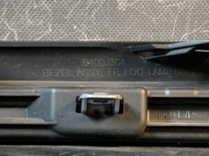 MITSUBISHI OUTLANDER PHEV GG3W Genuine Fog Light Panel 6400J304 Right Side x1