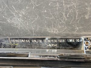 MITSUBISHI OUTLANDER PHEV GG3W Genuine Fog Light Panel 6400J304 Right Side x1