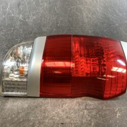 TOYOTA GRAND HIACE KCH10W Genuine Taillight KOTO 26-98 Left Side x1