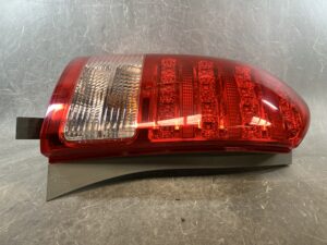 TOYOTA WISH ZNE10G Genuine Taillight ICHIKOH 68-14 Left Side x1