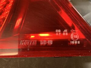TOYOTA ALPHARD MNH10W Genuine Taillight KOITO 58-19 Left Side x1