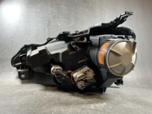 TOYOTA 86 ZN6 Genuine Headlight KOITO 100-60082 Right Side x1