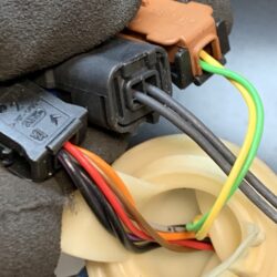 PEUGEOT 308 T75F02 Genuine Door Mirror with Indicator 12503430 Right Side x1