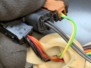 PEUGEOT 308 T75F02 Genuine Door Mirror with Indicator 12503430 Right Side x1