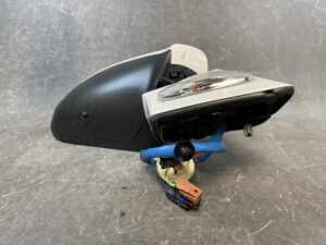 PEUGEOT 308 T75F02 Genuine Door Mirror with Indicator 12503430 Right Side x1