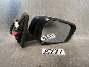 NISSAN SERENA C26 Genuine Door Mirror with Indicator Murakami 9774 Right Side x1