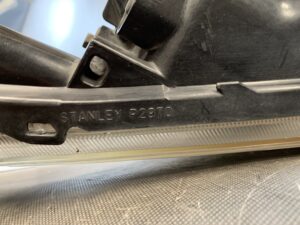 MITSUBISHI COLT Z25A Genuine Headlight STANLEY P2970 Right Side x1