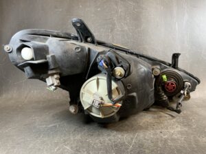 TOYOTA ESTIMA ACR30 Genuine HID Headlight KOITO 28-134 Left Side x1