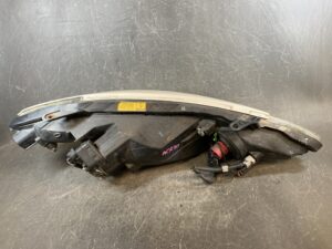 TOYOTA ESTIMA ACR30 Genuine HID Headlight KOITO 28-134 Left Side x1