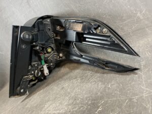 TOYOTA ALPHARD AGH30W Genuine Taillight koito 53-69 Left Side x1