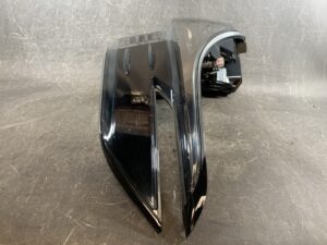 TOYOTA ALPHARD AGH30W Genuine Taillight koito 53-69 Left Side x1