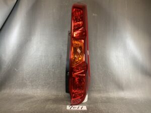 NISSAN XTRAIL DNT31 Genuine Taillight KOITO 220-63929 Right Side x1