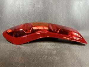 NISSAN XTRAIL DNT31 Genuine Taillight KOITO 220-63929 Right Side x1