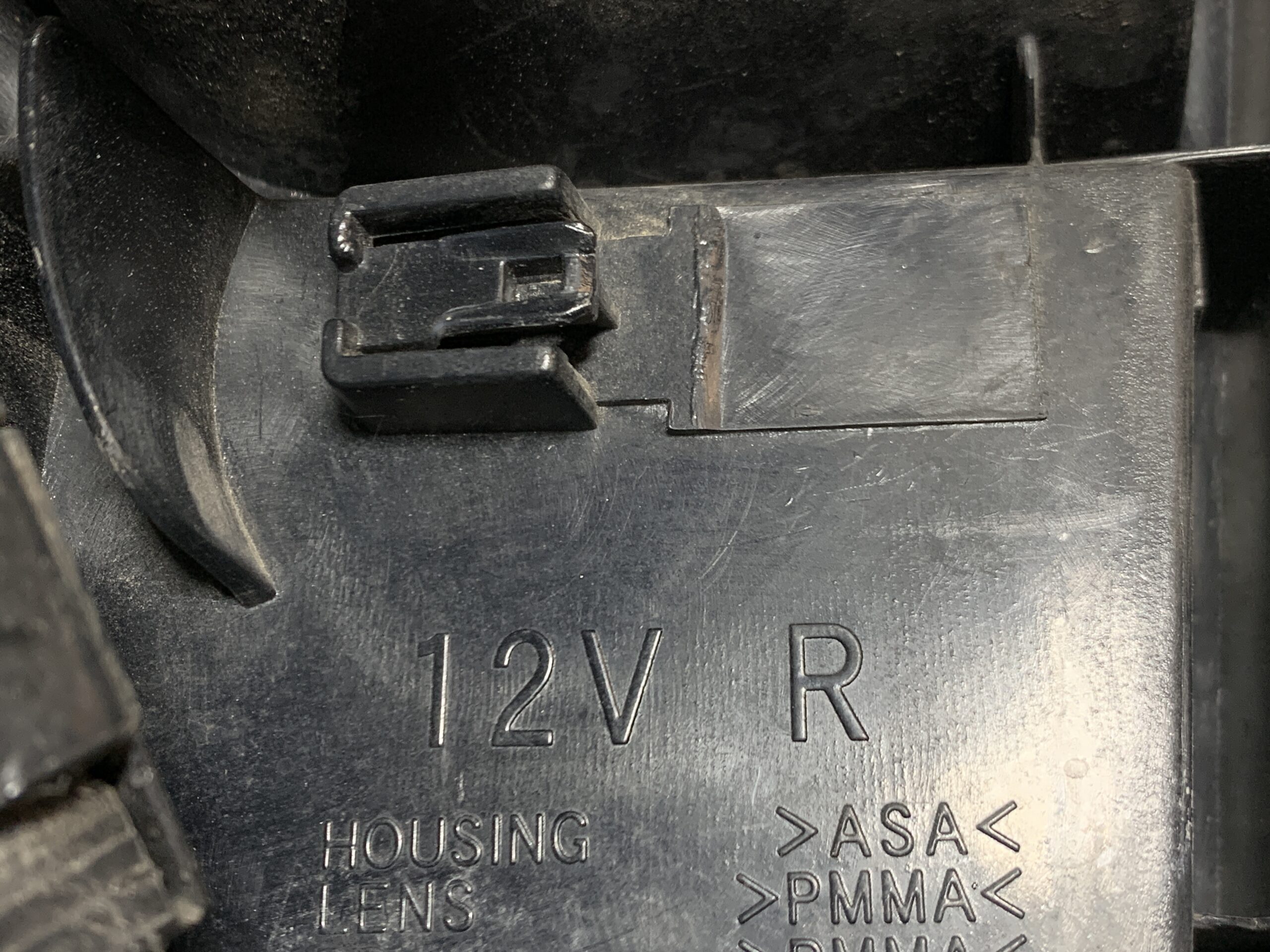 MITSUBISHI COLT Z21A Z22A Z27A Genuine Taillight STANLEY P3144 Right Side x1