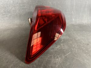 RENAULT LUTECIA RM5M Genuine Taillight 265553021R Left Side x1