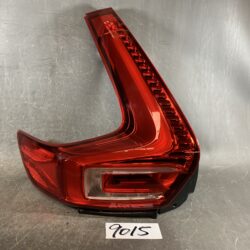 VOLVO XC40 Genuine Taillight 31446790 Left Side x1
