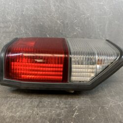 MAZDA BONGO VAN SKF2V Genuine Taillight KOITO 220-61471R 220-61871 Right Side x1