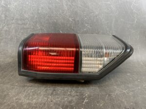 MAZDA BONGO VAN SKF2V Genuine Taillight KOITO 220-61471R 220-61871 Right Side x1