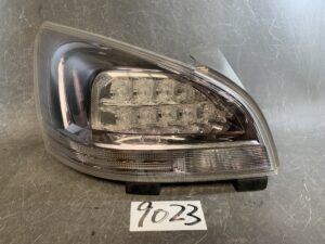 TOYOTA MARK X ZIO ANA10 Genuine Taillight STANLEY 72-4 Left Side x1