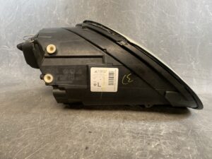 VOLKSWAGEN NEW BEETLE 9CBFS Genuine Headlight F 00H TV1 005 Left Side x1