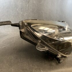 SUBARU LEGACY BR9 Genuine Headlight KOITO 100-20061 Right Side x1