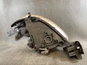 MAZDA VERISA DC5W Genuine Headlight P4515 Right Side x1