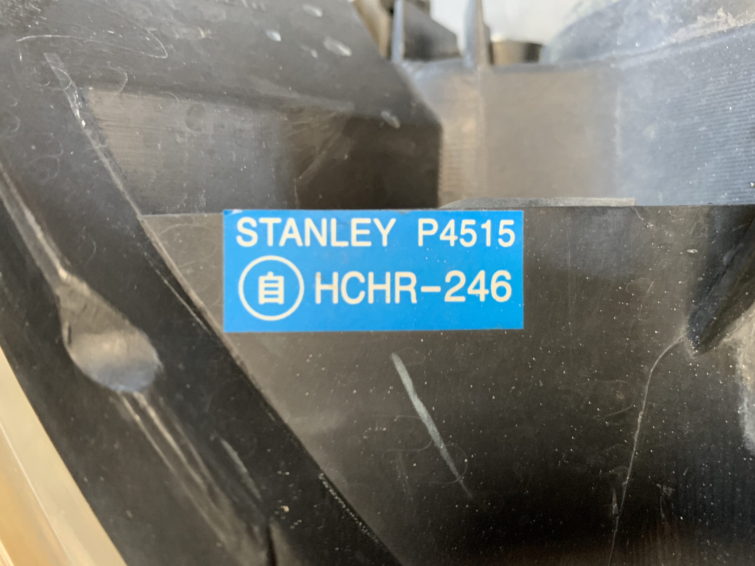 MAZDA VERISA DC5W Genuine Headlight P4515 Right Side x1