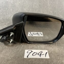 NISSAN XTRAIL NT32 Genuine Door Mirror 034237 with Indicator Right Side x1