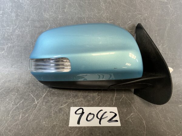 TOYOTA SIENTA NCP81 NCP85 Door Mirror Indicator 8392 / 7746 Right Side x1 » JDM-PARTS NZ