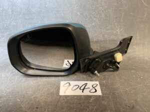 SUZUKI SPLASH XB32S Genuine Door Mirror 02 4541 / 3602-103L Left Side x1
