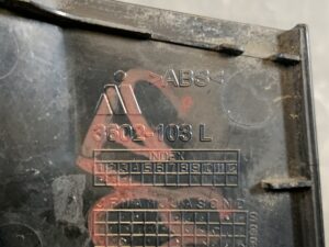 SUZUKI SPLASH XB32S Genuine Door Mirror 02 4541 / 3602-103L Left Side x1