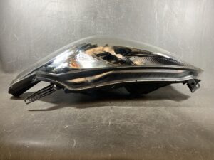 TOYOTA SIENTA NSP170 Genuine Headlight KOITO 52-282 Left Side x1