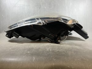 TOYOTA SIENTA NSP170 Genuine Headlight KOITO 52-282 Left Side x1