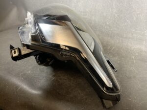 TOYOTA SIENTA NSP170 Genuine Headlight KOITO 52-282 Left Side x1