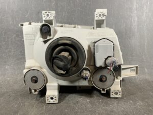 Mitsubishi Fuso Canter FEB50 Genuine Headlight KOITO 100-37093 Left Side x1