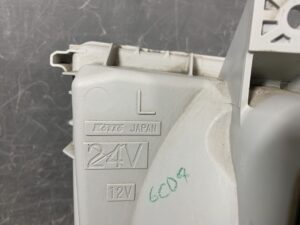 Mitsubishi Fuso Canter FEB50 Genuine Headlight KOITO 100-37093 Left Side x1