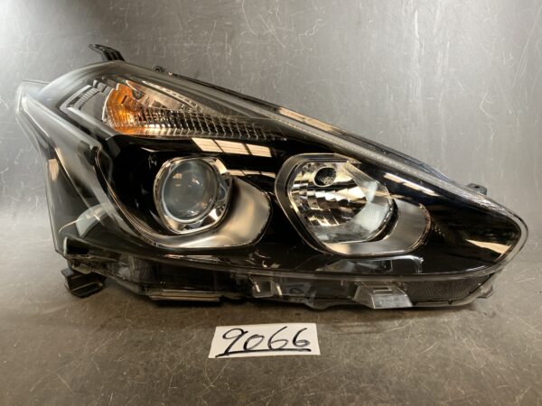 TOYOTA SIENTA NSP170 Genuine Headlight KOITO 52-282 Right Side x1 » JDM-PARTS NZ