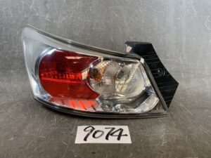 TOYOTA bB QNC20 QNC21 QNC25 Genuine Taillight KOITO B1-6 Left Side x1