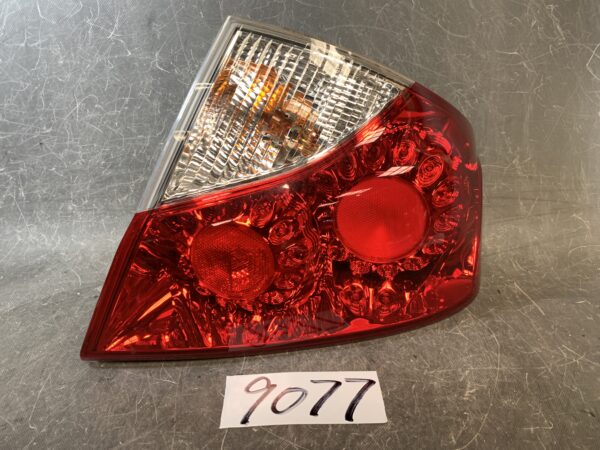 NISSAN FUGA Y50 Genuine Taillight KOITO 220-63989 Right Side x1 » JDM-PARTS NZ