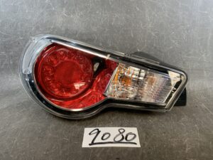 TOYOTA 86 ZN6 SUBARU BRZ ZC6 Genuine Taillight 220-60082 Left Side x1